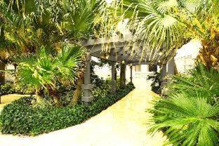 Partial Ocean View Double interior